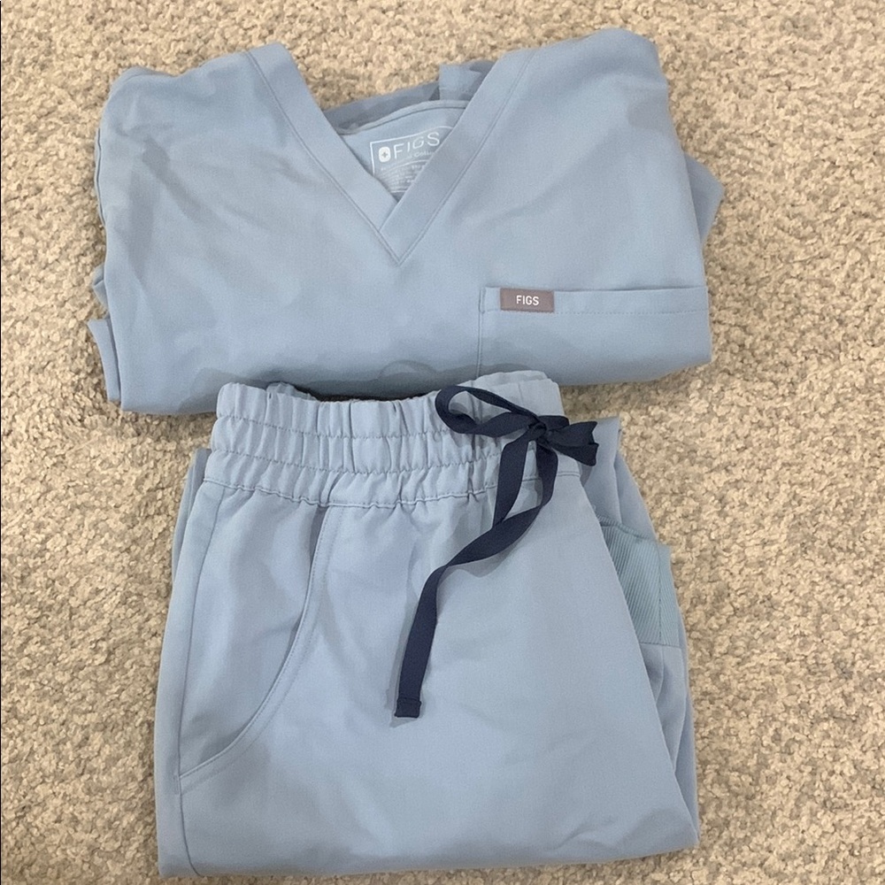 Figs Dusty Blue scrub set